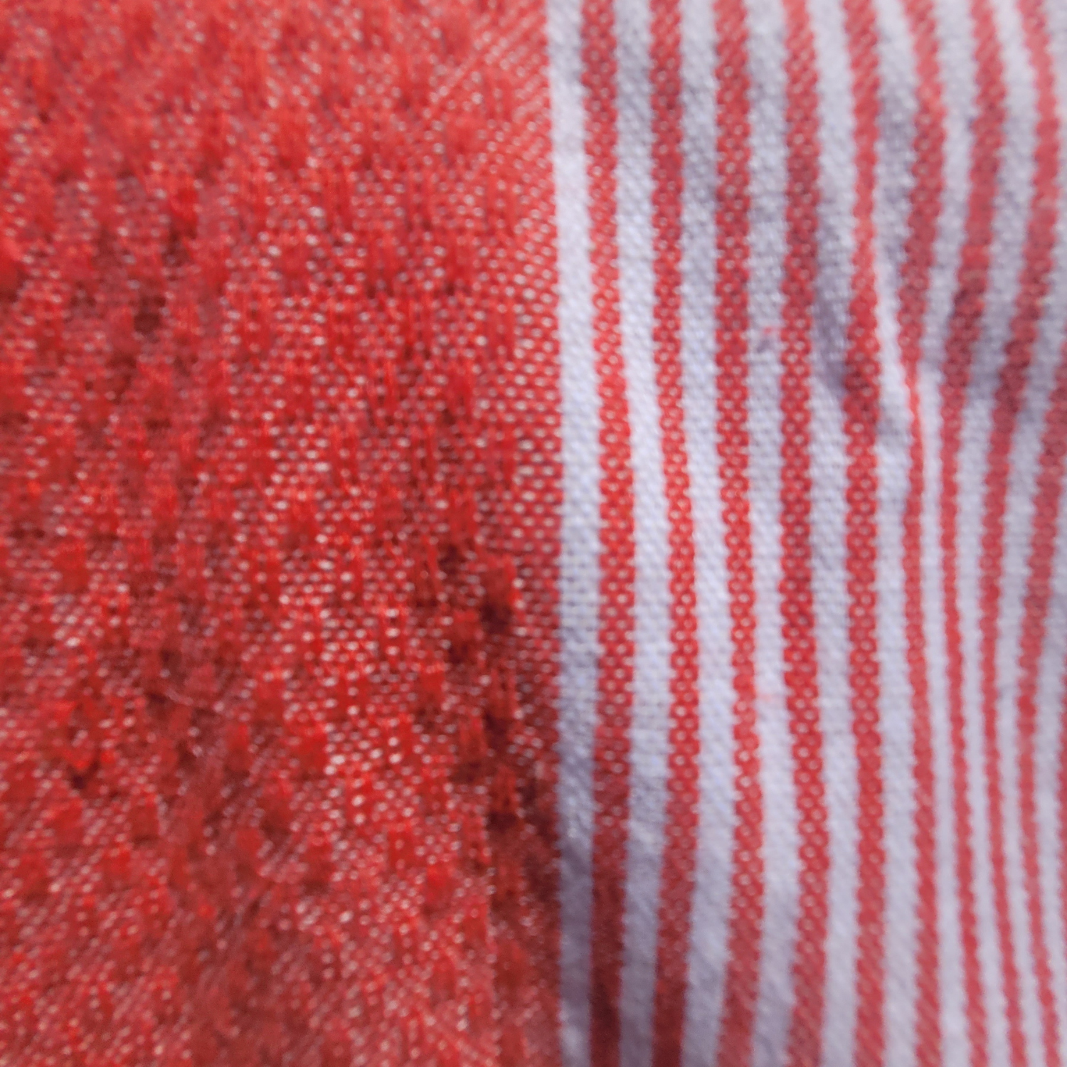 Fouta Rouge en Nid d’Abeille – 1x2 m